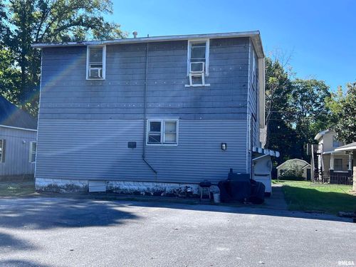 105 S Forest Ave, Carbondale, IL, 62901-2577 | Card Image