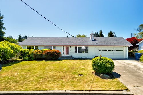 1015 35th St, Anacortes, WA, 98221-4211 | Card Image