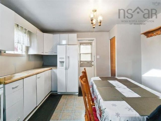 66 Maple Ave, Home with 6 bedrooms, 0 bathrooms and null parking in Lunenburg NS | Image 13