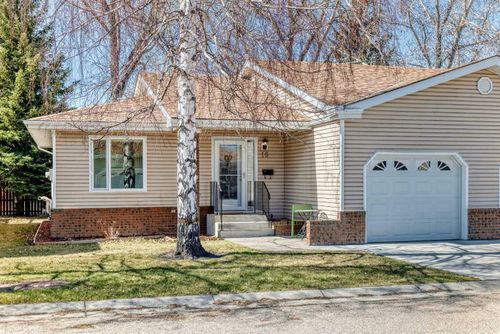 16 Vandoos Gdns Nw, Calgary, AB, T3A4W4 | Card Image