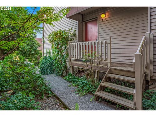 2376 Sw Cedar St, Portland, OR, 97205-1009 | Card Image