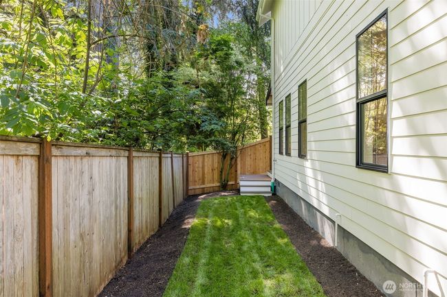 12837 Ne 91 St St, House other with 2 bedrooms, 3 bathrooms and null parking in Kirkland WA | Image 31