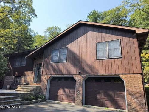 145 Pedersen Ridge Rd, Milford, PA, 18337-7268 | Card Image
