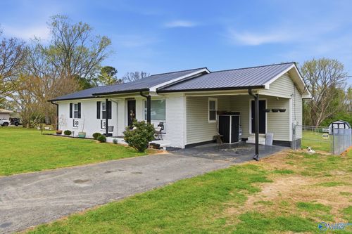 337 Thomas Dr, Fyffe, AL, 35971-5310 | Card Image
