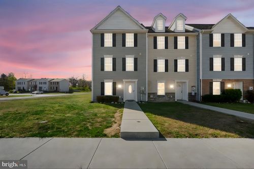 15 Hanger Ct, INWOOD, WV, 25428-1259 | Card Image