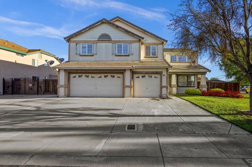 5071 Moorcroft Circle, Stockton, CA, 95206 | Card Image
