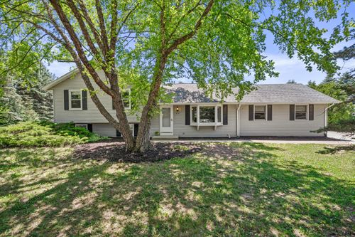 620 Prairie View Dr, North Prairie, WI, 53153-9766 | Card Image