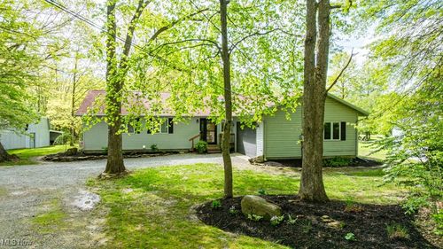 8584 Fisher Rd, Diamond, OH, 44412-9710 | Card Image