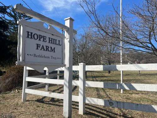2 Hope Hill Farm Ln, Asbury, NJ, 08802-2111 | Card Image