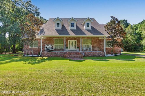 6211 Crump Rd, Kiln, MS, 39556-8054 | Card Image