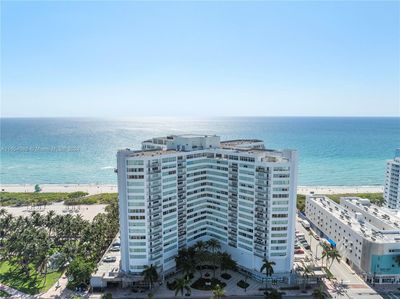 1735 - 7135 Collins Ave, Condo with 2 bedrooms, 2 bathrooms and null parking in Miami Beach FL | Image 1