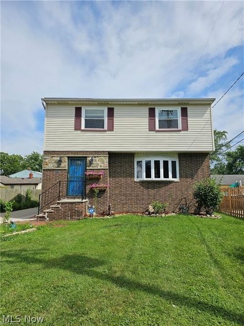33158 Lake Shore Blvd, Eastlake, OH, 44095-2702 | Card Image