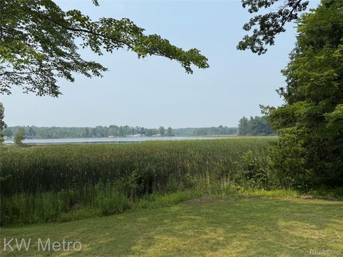 1834 Meadowview St, Gladwin, MI, 48624-9252 | Card Image