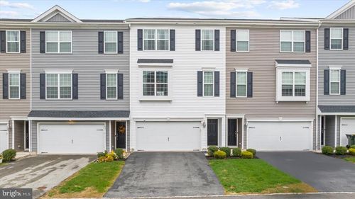 105 Edgewater Ct, Quakertown, PA, 18951-3111 | Card Image