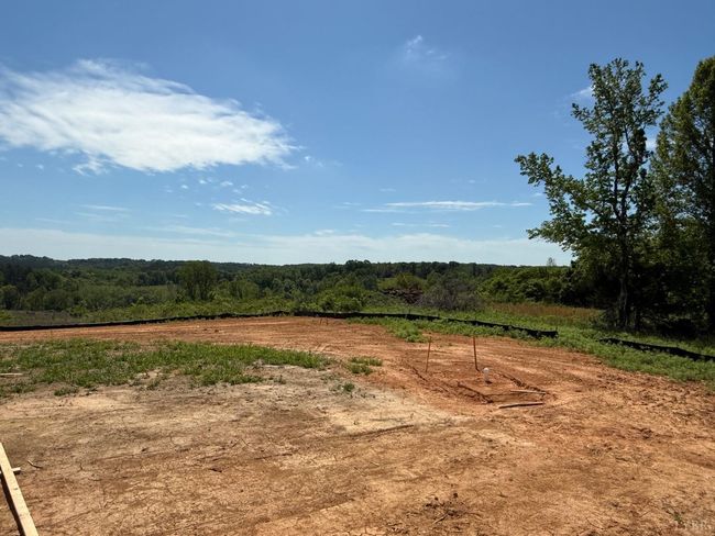 8666 Hat Creek Rd, House other with 3 bedrooms, 2 bathrooms and null parking in Brookneal VA | Image 21