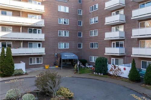 410-198 Scott St, St Catharines, ON, L2N5T3 | Card Image