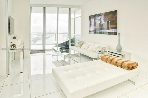 unit-5202-1100 Biscayne Blvd, Miami, FL, 33132-1753 | Card Image