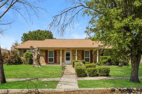 2118 Wilderness Trl, Grand Prairie, TX, 75052-1944 | Card Image