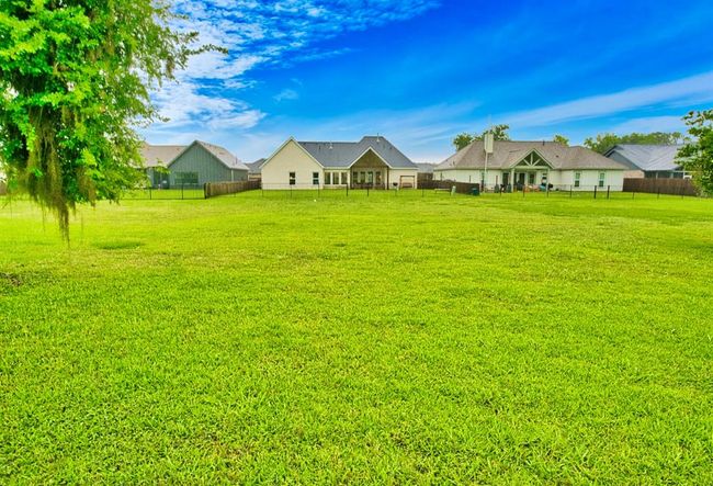 455 Green Meadows Dr, House other with 4 bedrooms, 3 bathrooms and 3 parking in West Columbia TX | Image 28