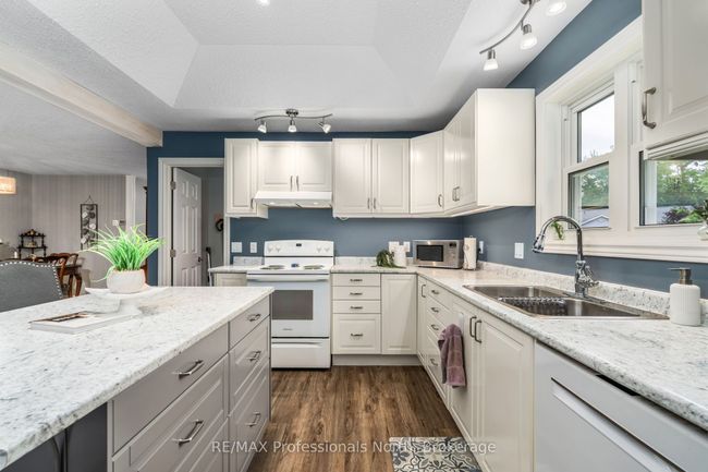 4 Red Maple Crt, House other with 3 bedrooms, 2 bathrooms and 4 parking in Gravenhurst ON | Image 11