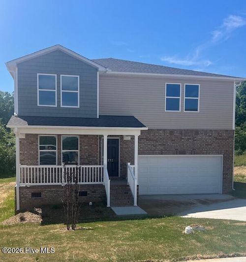 772 Rivers Edge Pkwy, Roanoke Rapids, NC, 27870-3281 | Card Image