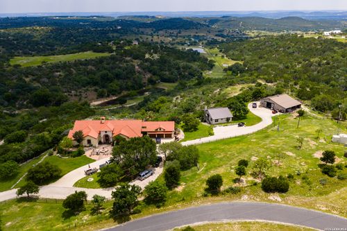 370 Ranch House Rd, Kerrville, TX, 78028-7039 | Card Image