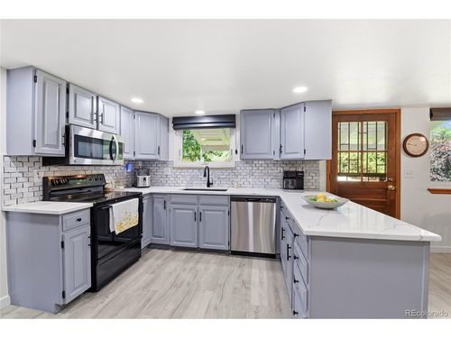 11039 E Colorado Dr, Aurora, CO, 80012-5101 | Card Image
