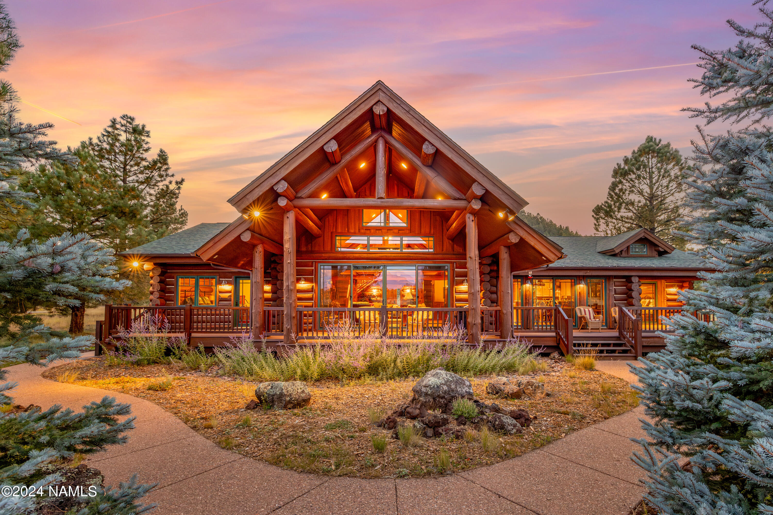 Rustic Cabin Trl, Williams, AZ 86046