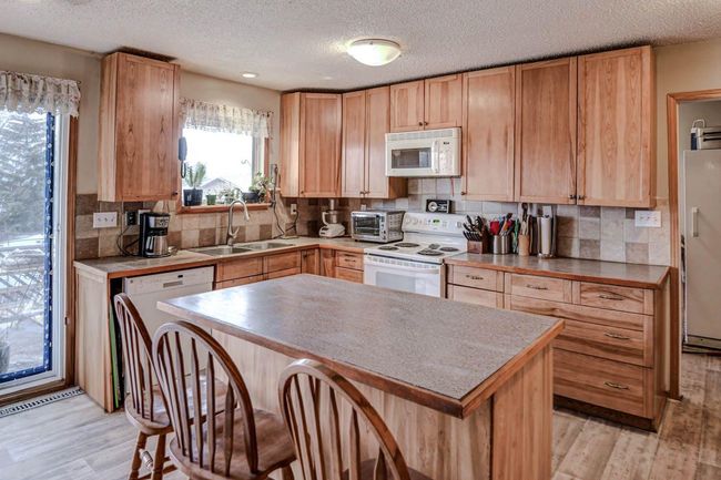 640 Mcculloch Crescent, House other with 6 bedrooms, 3 bathrooms and 4 parking in Irricana AB | Image 12