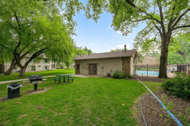APT-4 - 4584 Cedar Lake Rd S, Condo with 2 bedrooms, 1 bathrooms and null parking in Saint Louis Park MN | Image 33