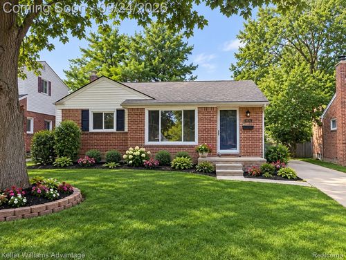 28142 Elmira St, Livonia, MI, 48150-3288 | Card Image