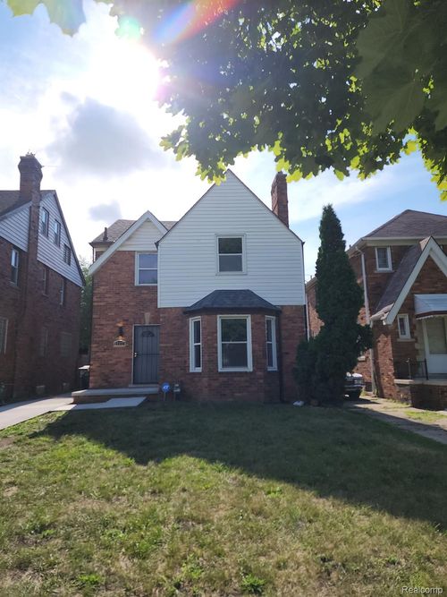 17377 Pennington Dr, Detroit, MI, 48221-2614 | Card Image