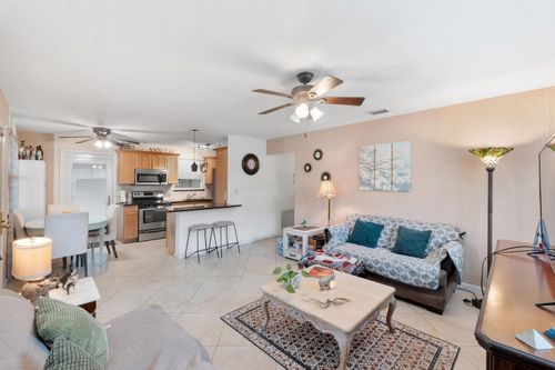 111 Ne 57th St, Oakland Park, FL, 33334-1725 | Card Image