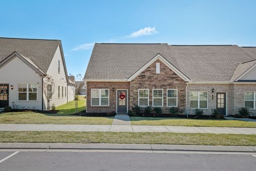 915 Meadowcrest Way, Lebanon, TN, 37090 | Card Image