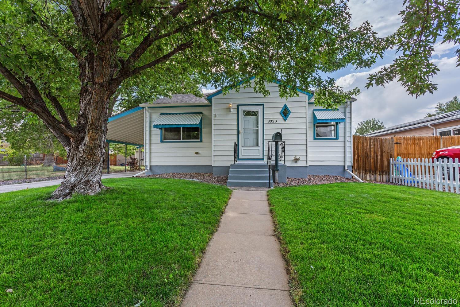 Pearl St, Englewood, CO 80113