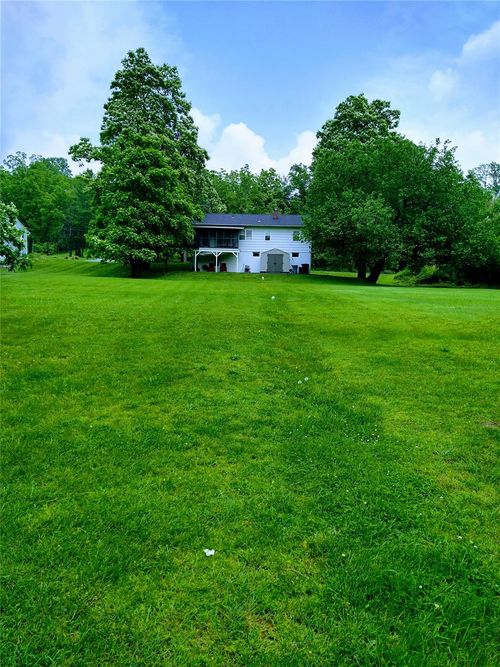 355 Temple Hill Rd, New Windsor, NY, 12553-6818 | Card Image