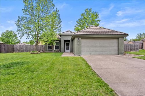 202 Ee Kirby Rd, Grain Valley, MO, 64029-9351 | Card Image