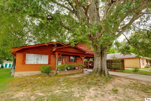 910 Larche Ln, Bastrop, LA, 71220-2925 | Card Image