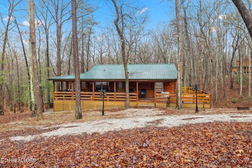930 Wilderness Trl, Oneida, TN, 37841-5541 | Card Image