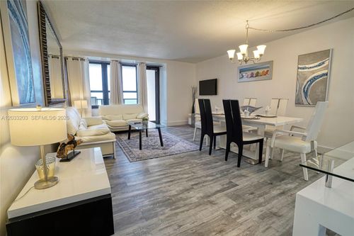 1204-5225 Collins Ave, Miami Beach, FL, 33140-2570 | Card Image