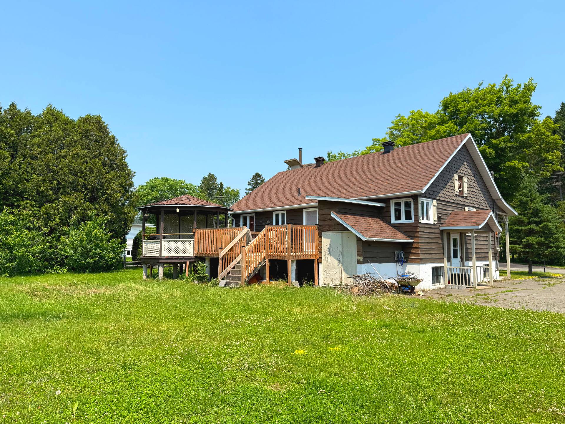 Residential in Mont-Carmel 2