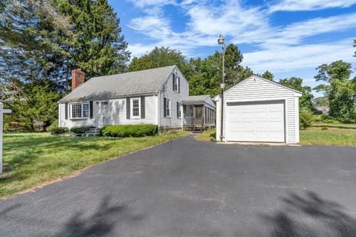 12 Kelley St, Medway, MA, 02053-1421 | Card Image