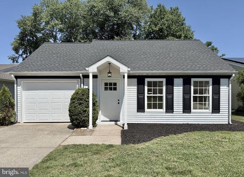 4 Heather Pl, Southampton, NJ, 08088-1116 | Card Image