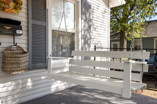1037 E State St, House other with 2 bedrooms, 1 bathrooms and null parking in Traverse City MI | Image 4
