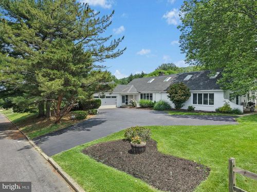 614 Glenwood St, EMMAUS, PA, 18049-3123 | Card Image