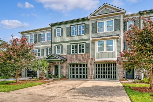 305 Etiwan Pointe Dr, Mount Pleasant, SC, 29464-6723 | Card Image