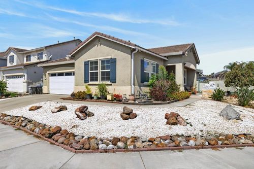 1751 Farnham Ave, Woodland, CA, 95776-5129 | Card Image