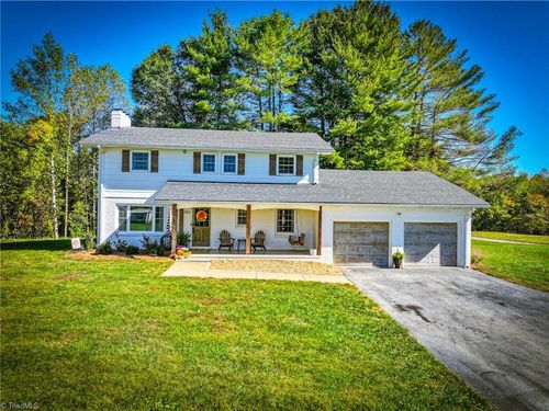2140 Pipers Gap Rd, Mount Airy, NC, 27030-7581 | Card Image