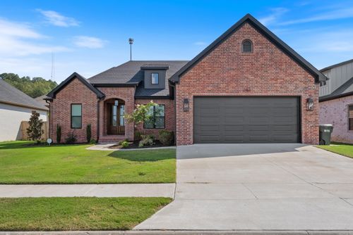 2465 Lilac Dr, Conway, AR, 72034-8085 | Card Image