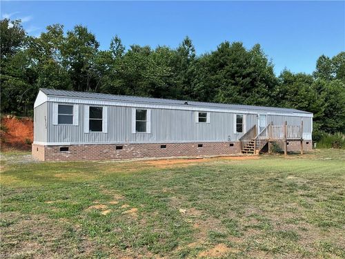 2738 Old Mountain Rd, Trinity, NC, 27370-7861 | Card Image